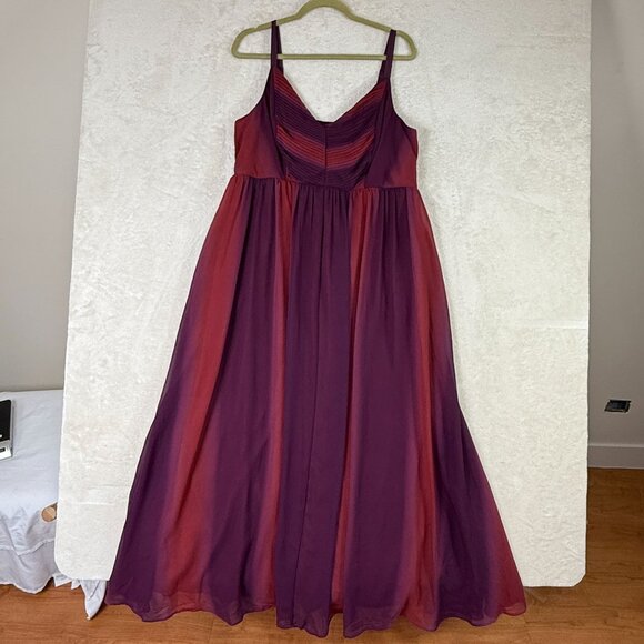 TORRID NWT Women size 14-16 Maxi Chiffon Pleaded Dress in Burgundy ombre - Picture 1 of 11